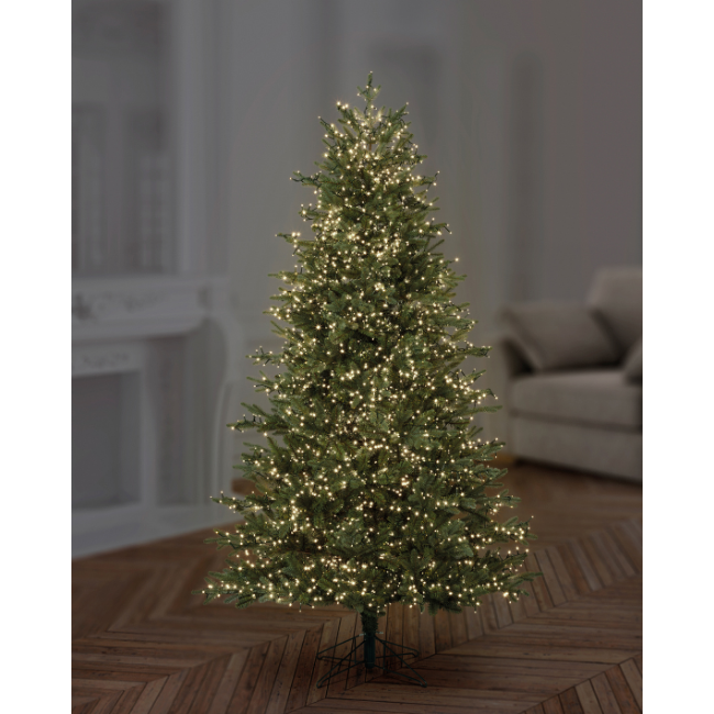 Christmas Tree with 750 Tree lights in Warm White